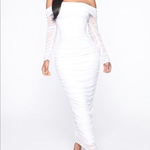 Fashion Nova XS White Maxi Dress